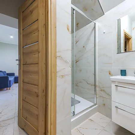 47 Z Parkingiem Ii 소포트