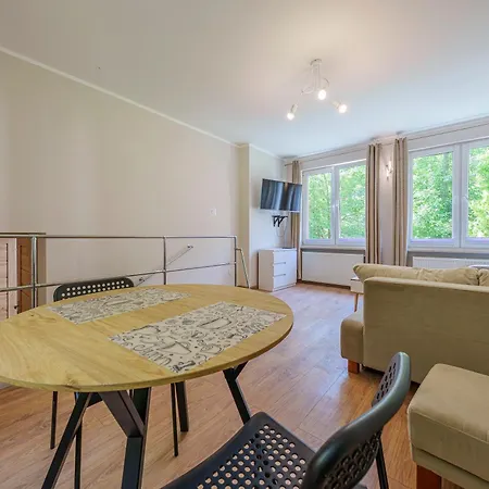 47 Z Parkingiem Ii 아파트