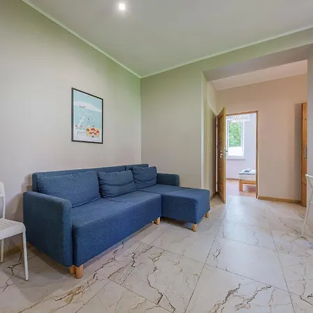 47 Z Parkingiem Ii * 索波特