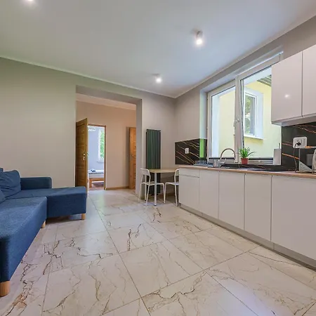 47 Z Parkingiem Ii *