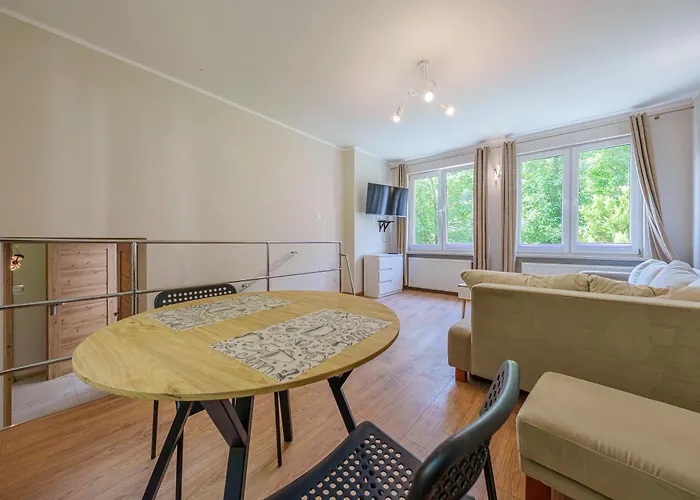 47 Z Parkingiem Ii Апартаменты